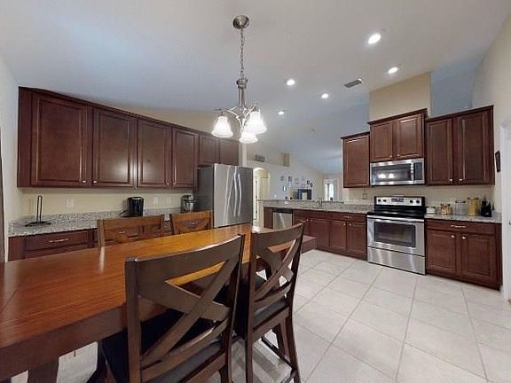 2nd image of 9 Penn Manor Ln