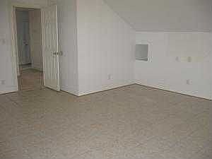 3rd image of 4208 Hunter Green Ct