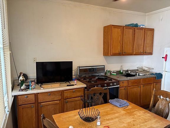 2nd image of 3053 N Elbridge Ave #2-R