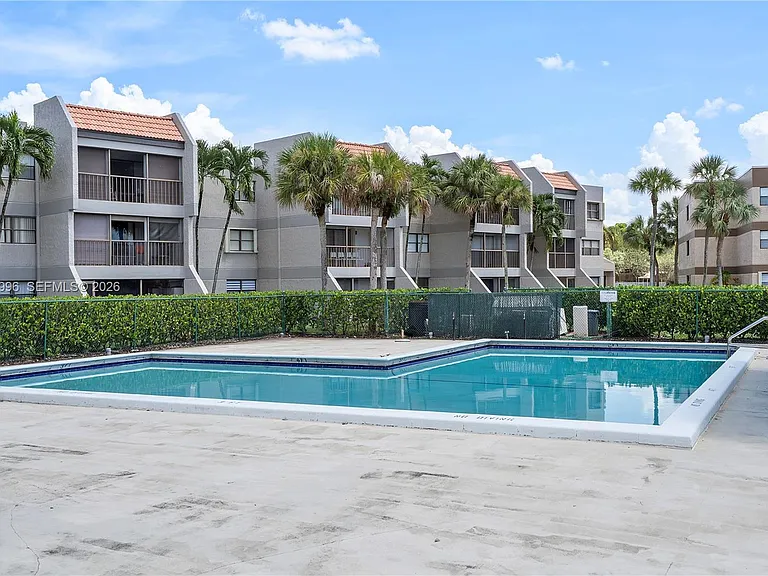 230 Lakeview Dr #106 — Photo 45