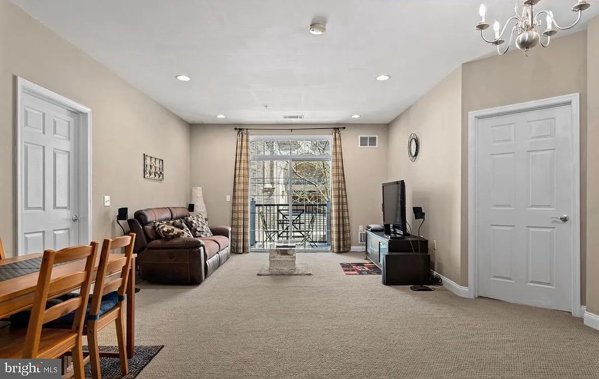 2 bed, 1254 sqft, $2,800 — Photo 4