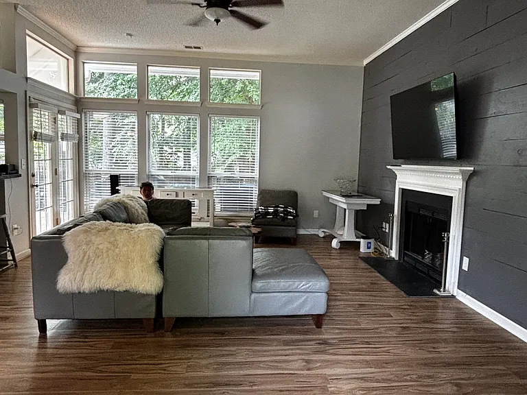3831 Armitage Dr — Photo 9