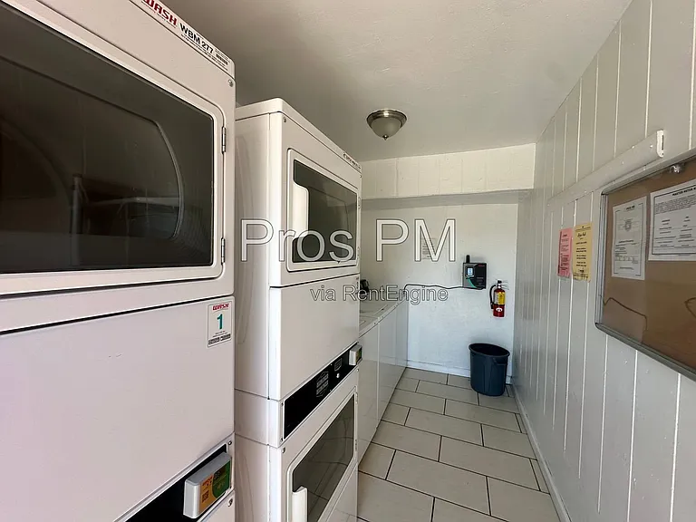 Reiger Park Apartments — Photo 34