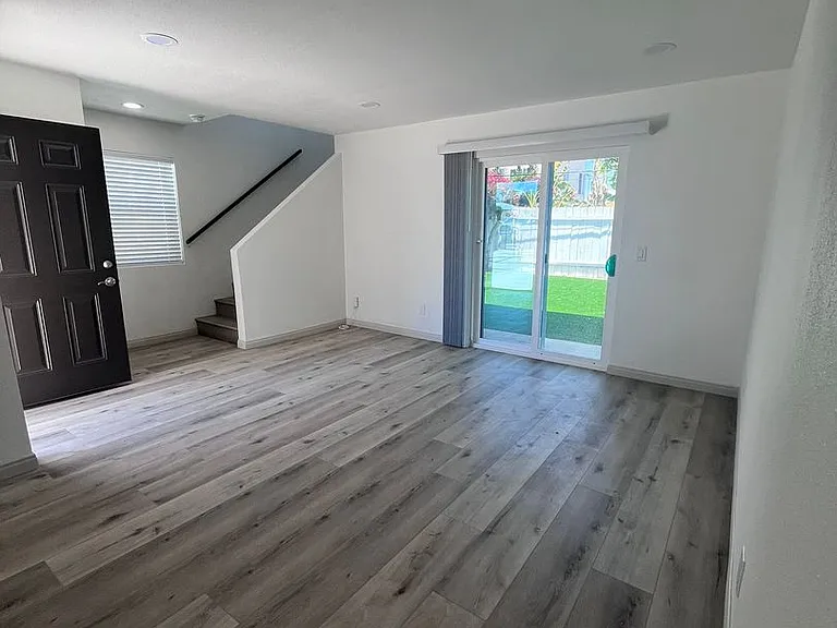 202-204 Calla Ave — Photo 2