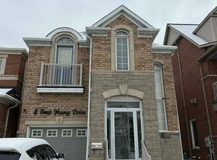 8 Fred Young Dr, Toronto, ON M3L 0A2
