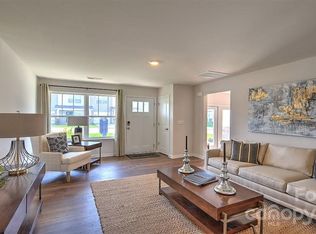 35 Malcolm Ct, Candler, NC 28715