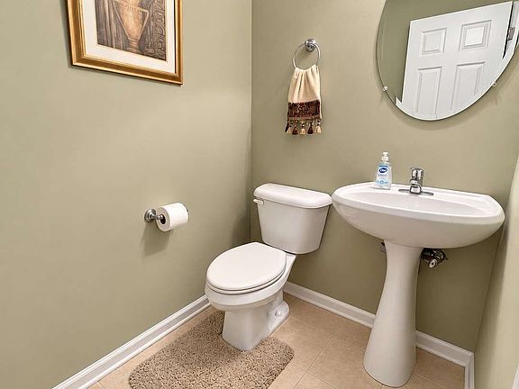 5th image of 2585 Laurel Cir NW