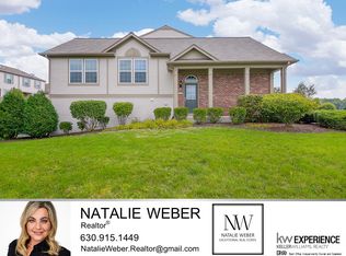 220 Devoe Dr, Oswego, IL 60543