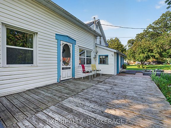 4th image of 33 Branch St
