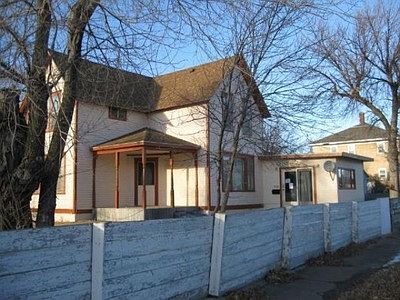 2nd image of 902 3rd Ave S