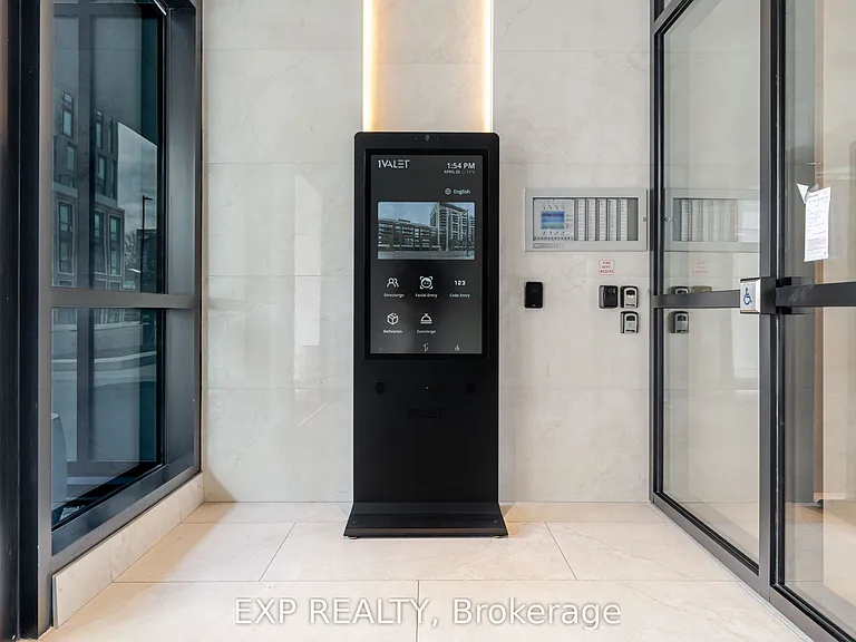 560 Rideau St #407 — Photo 15