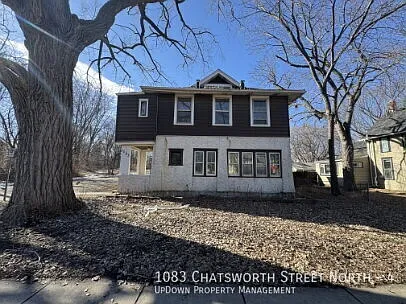 1083 Chatsworth St N #4