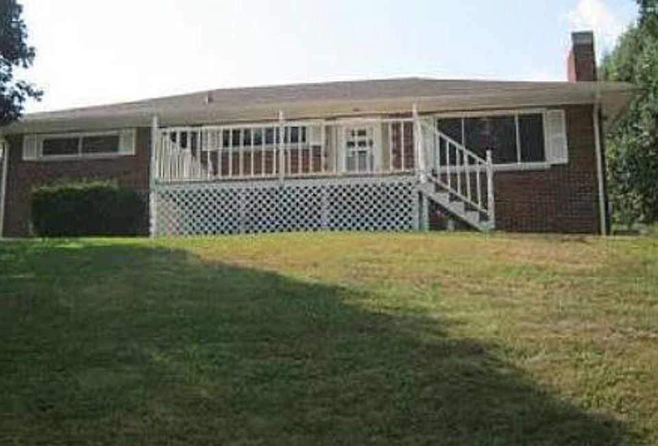1st image of 8 Westwood Ln