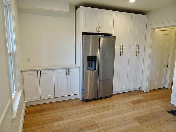4th image of 1451 W 2nd Ave
