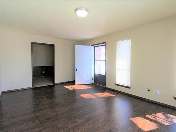 3rd image of 2231 Donna Dr #2233