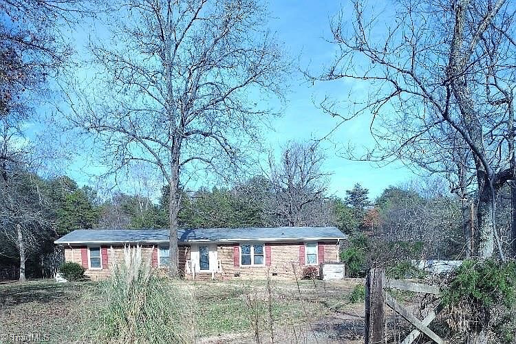 1st image of 5200 Robinwood Dr