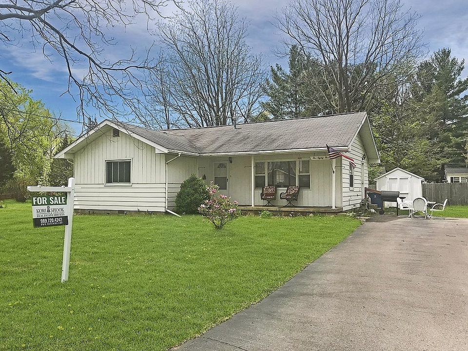 585 Cary St, Corunna, MI 48817 Zillow