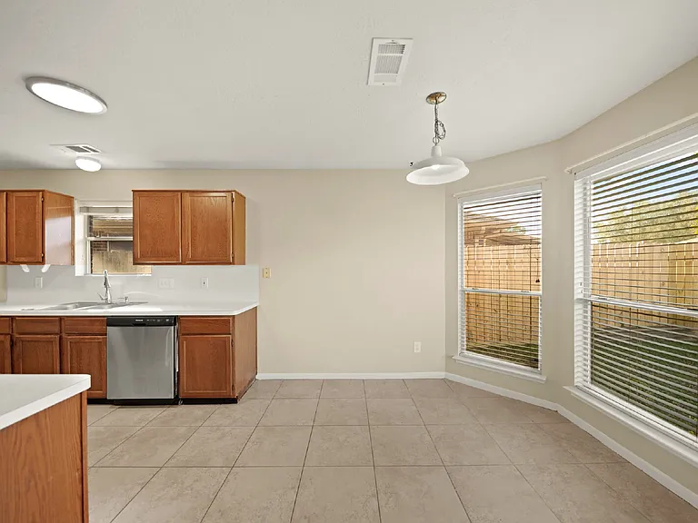 6355 Northland Dr — Photo 25