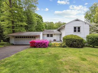 237 W Rocks Rd, Norwalk, CT 06851