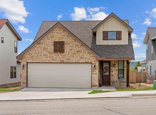 1837 Lois St, Kerrville, TX 78028