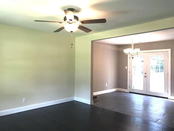 3rd image of 104 Hope Dr