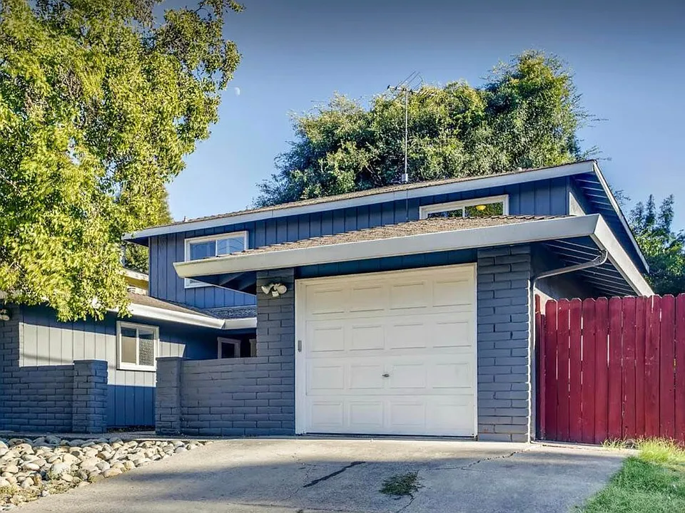 2400 Northrop Ave