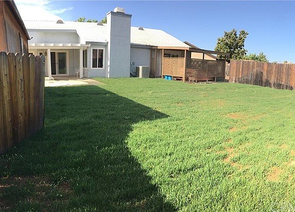 4th image of 43680 Persimmons Ln