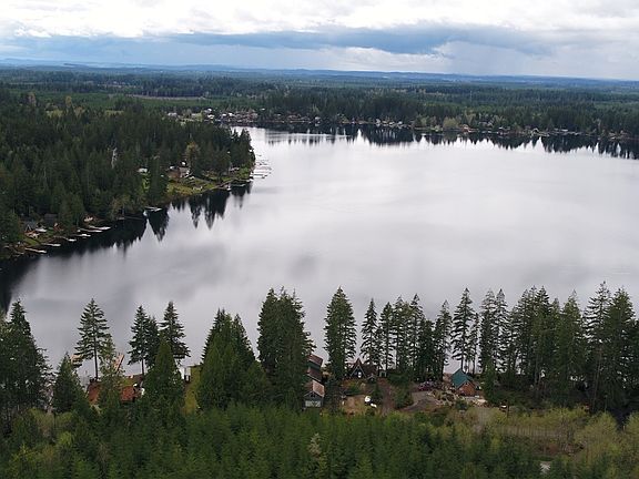 3rd image of 121 W Nahwatzel Beach Dr