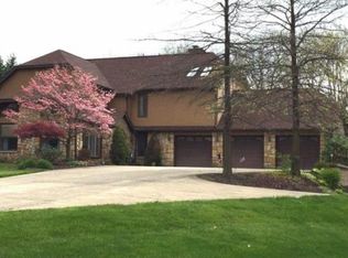 105 Foxglove Dr, Baden, PA 15005