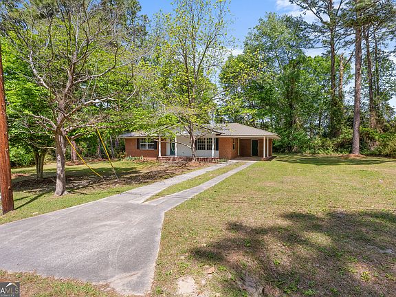 2nd image of 103 Forest Rd