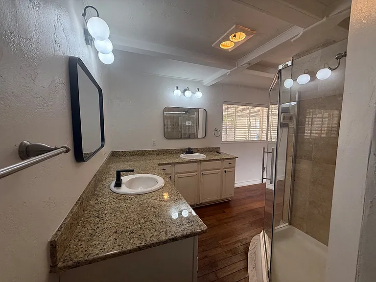3105 NW 21st St — Photo 19