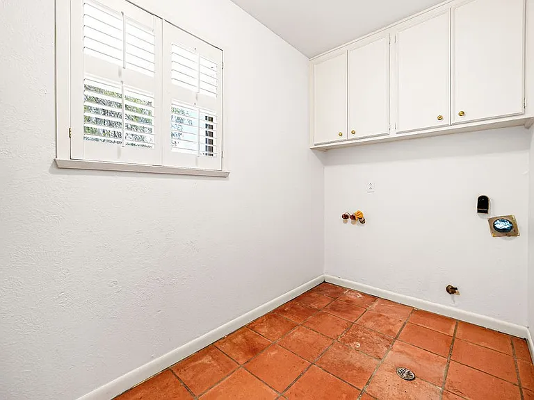 630 Bradshaw Dr — Photo 4
