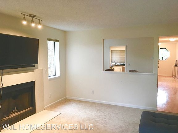 4th image of 420 10th St APT A202