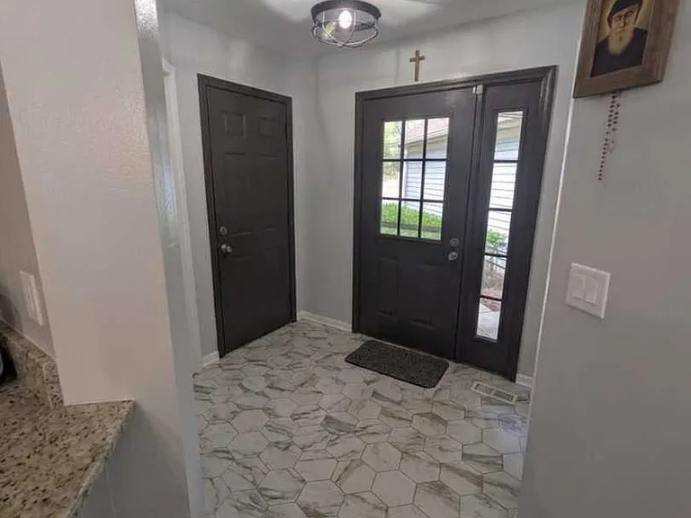 1054 Rockport Dr #1 — Photo 4