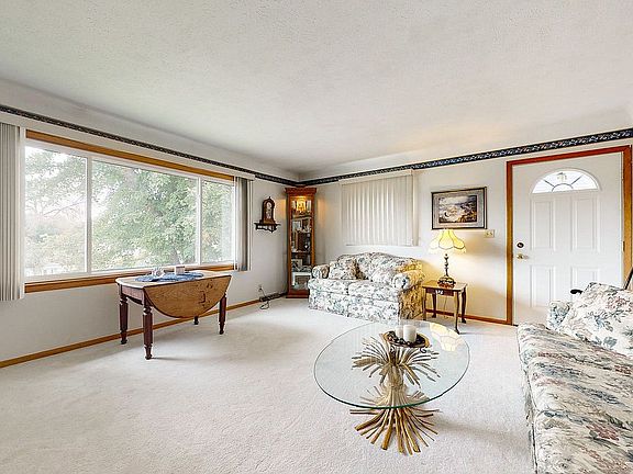 4th image of 2813 Muriel Dr NW