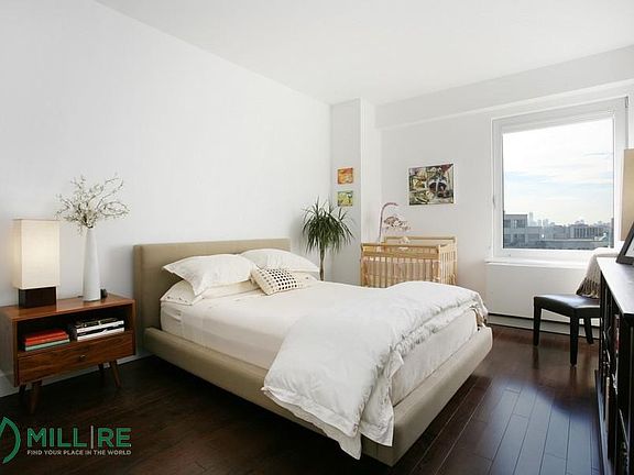 3rd image of 4427 Purves St APT 10B