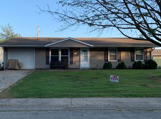 818 W Elizabeth St, Paris, IL 61944
