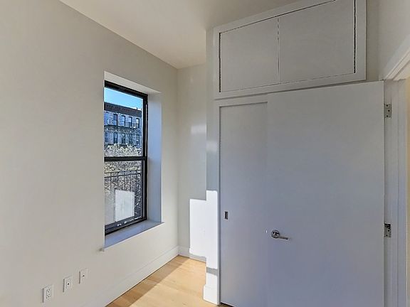 4th image of 76 E 1st St APT 4B