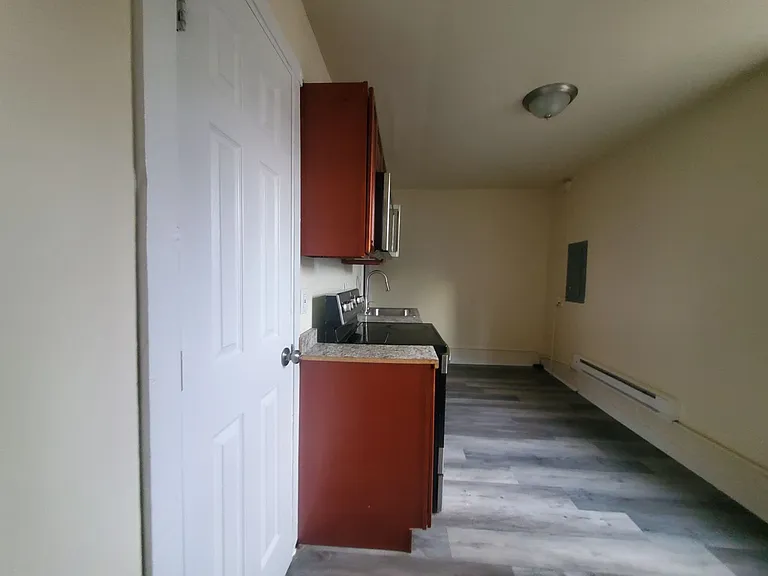 347 N 7th St — Photo 6