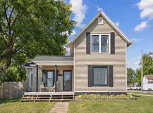 1014 6th St, Jesup, IA 50648