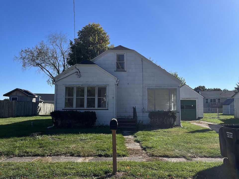 1st image of 2421 Pearl St