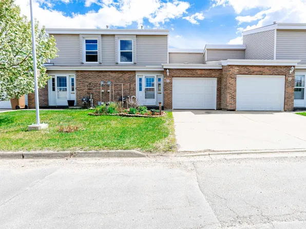 18 Grandview Rdg, Saint Albert, AB T8N 1T3