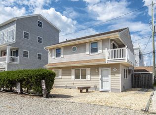 12 Holiday Rd, Seaside Heights, NJ 08751