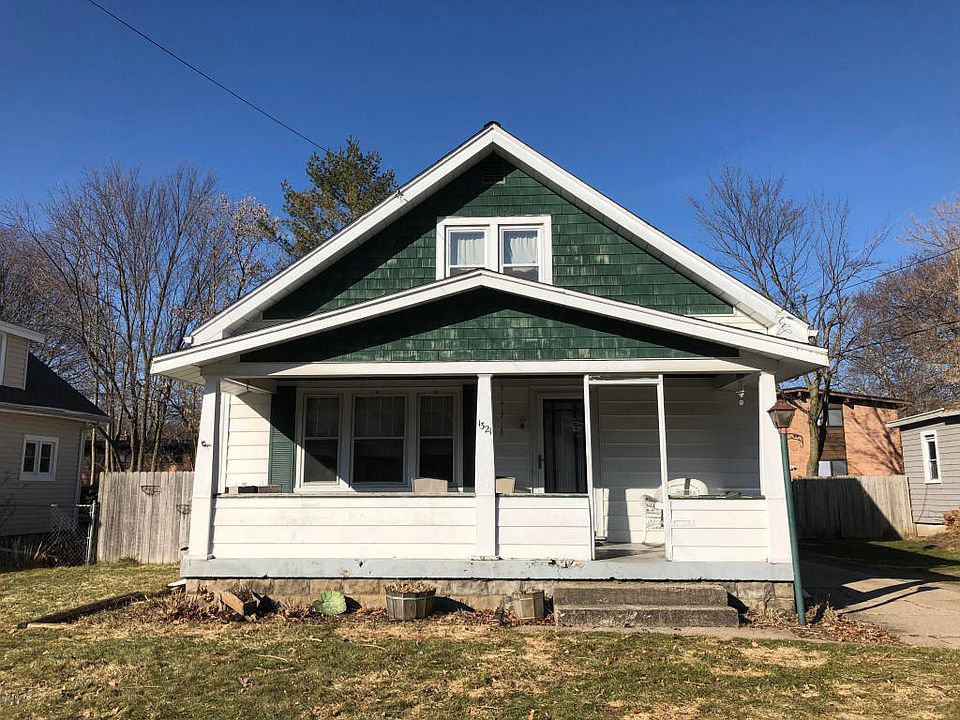 1st image of 1321 Emerald Ave NE