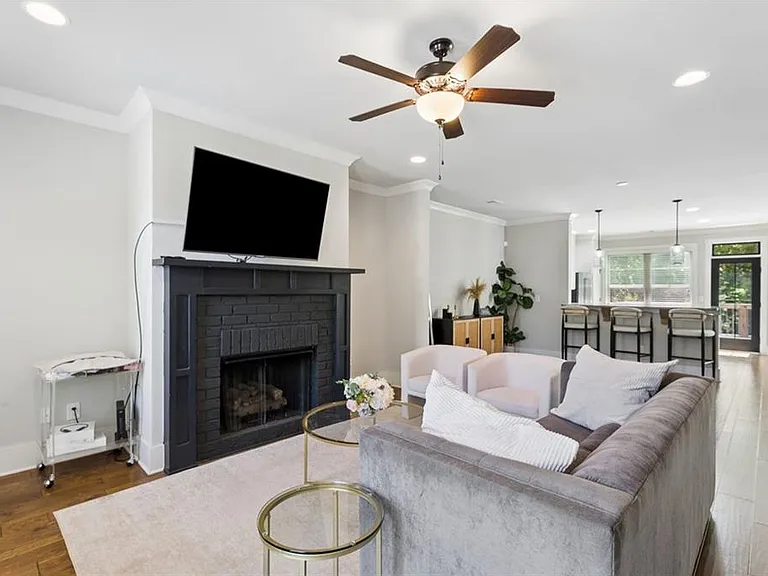 2424 Misty Hollow Pl — Photo 5