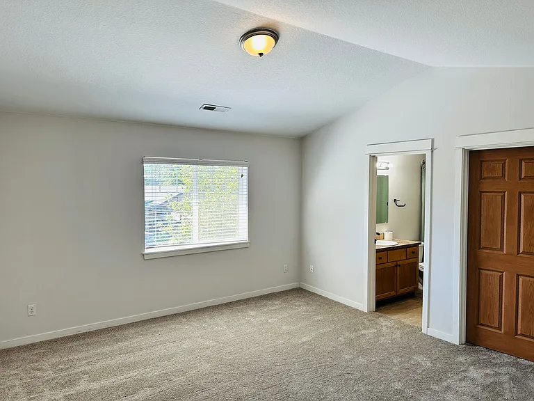 14019 NE 20th Ave #C26 — Photo 9