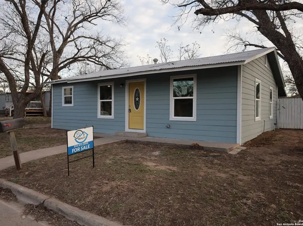 433 W Adams, Pleasanton, TX 78064