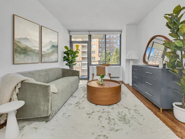 260 West 26th Street image 1 of 17