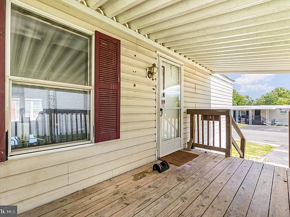 2nd image of 1862 John Dr