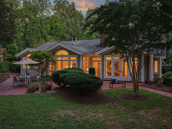 4th image of 2806 Chelsea Cir